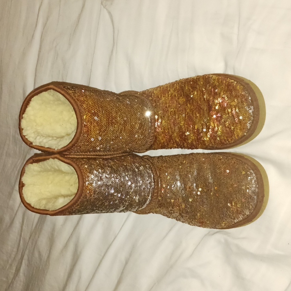 SEQUINS UGGS